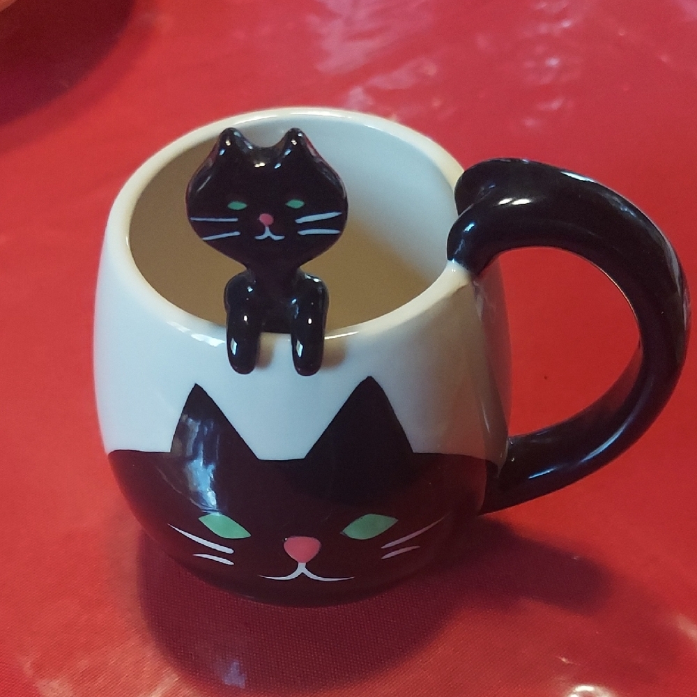 Charming Black Cat Ceramic Mug With Spoon